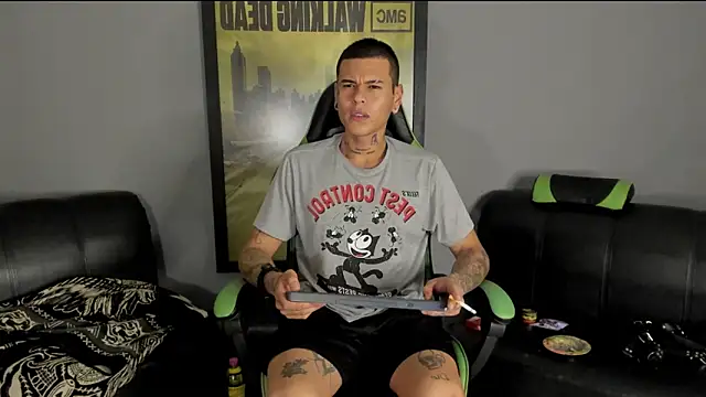 Snapshot of jamesinked_ chatting on January 2025 02:14:02 AM jamesinked  online show from January 2025 02:14:02 AM