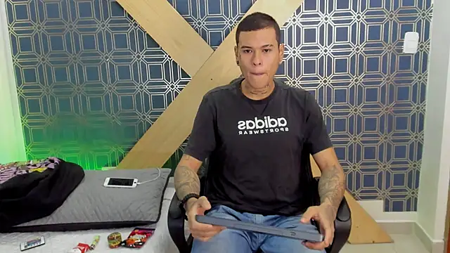 Snapshot of jamesinked_ chatting on January 2025 02:14:01 PM jamesinked  online show from January 2025 02:14:01 PM