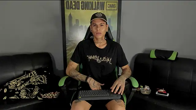 Snapshot of jamesinked_ chatting on January 2025 12:38:01 AM jamesinked  online show from January 2025 12:38:01 AM