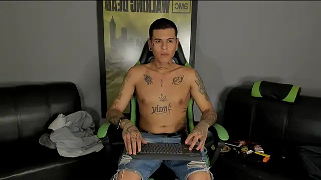 Snapshot of jamesinked_ chatting on January 2025 02:19:01 AM jamesinked  online show from January 2025 02:19:01 AM