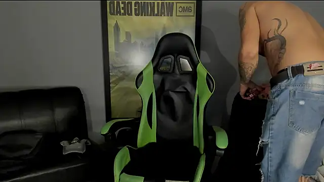 Snapshot of jamesinked_ chatting on January 2025 10:57:02 PM jamesinked  online show from January 2025 10:57:02 PM