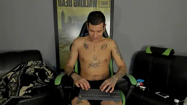 Snapshot of jamesinked_ chatting on January 2025 11:45:01 PM jamesinked  online show from January 2025 11:45:01 PM