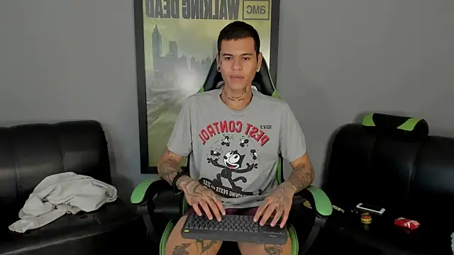 Snapshot of jamesinked_ chatting on January 2025 06:52:01 PM jamesinked  online show from January 2025 06:52:01 PM