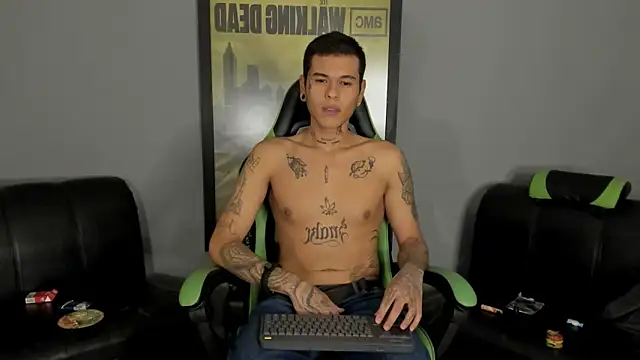 Snapshot of jamesinked_ chatting on February 2025 11:04:02 PM jamesinked  online show from February 2025 11:04:02 PM