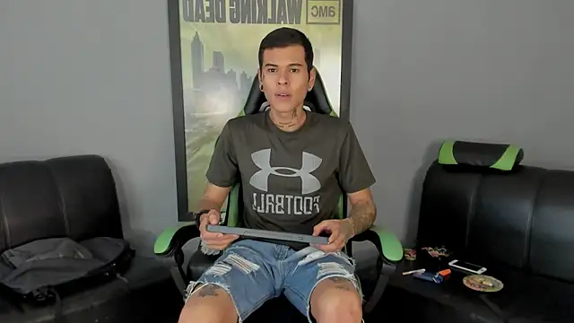 Snapshot of jamesinked_ chatting on February 2025 05:40:01 PM jamesinked  online show from February 2025 05:40:01 PM