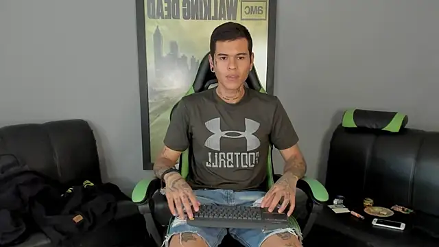 Snapshot of jamesinked_ chatting on February 2025 06:51:01 PM jamesinked  online show from February 2025 06:51:01 PM