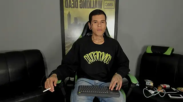 Snapshot of jamesinked_ chatting on February 2025 04:58:01 AM jamesinked  online show from February 2025 04:58:01 AM