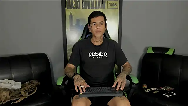 Snapshot of jamesinked_ chatting on March 2025 04:38:02 AM jamesinked  online show from March 2025 04:38:02 AM