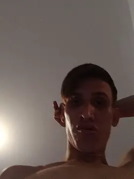 Milfvalesk online show from September 2025 10:23:01 PM