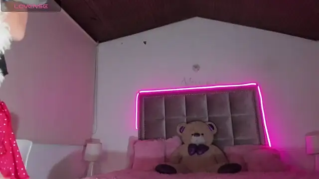 Snapshot of Melody_Ds chatting on January 2025 02:46:01 AM Melody Ds online show from January 2025 02:46:01 AM