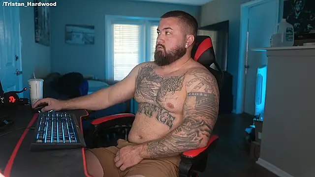 B The Creator X online show from March 2025 08:20:02 PM