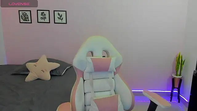 sophie pazz online show from December 2025 10:25:02 PM