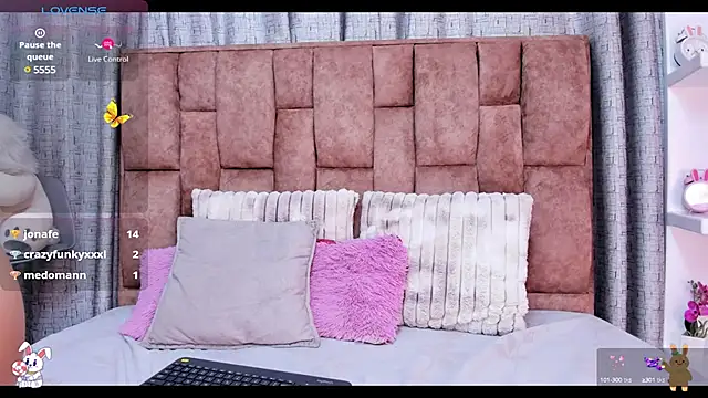 lila noa online show from February 2025 06:40:01 AM