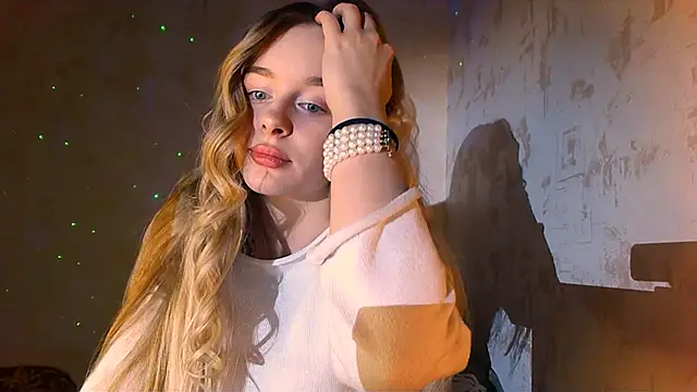 Eva Jaya online show from December 2024 01:06:01 PM