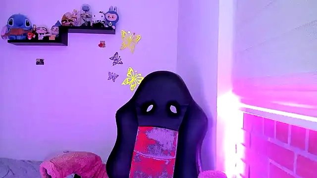 Shaddycute  online show from November 2025 09:58:01 PM