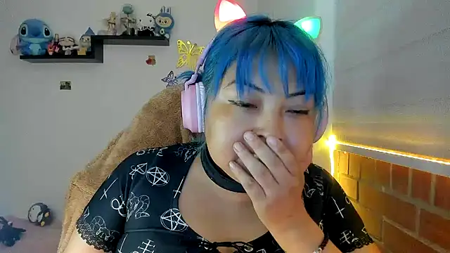 Shaddycute  online show from November 2025 01:55:02 PM