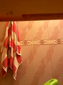 Snapshot of L-LOVE chatting on October 2025 08:09:02 PM L-LOVE online show from October 2025 08:09:02 PM