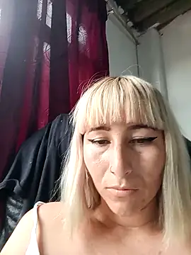 florecita9 online show from December 2024 09:18:02 PM