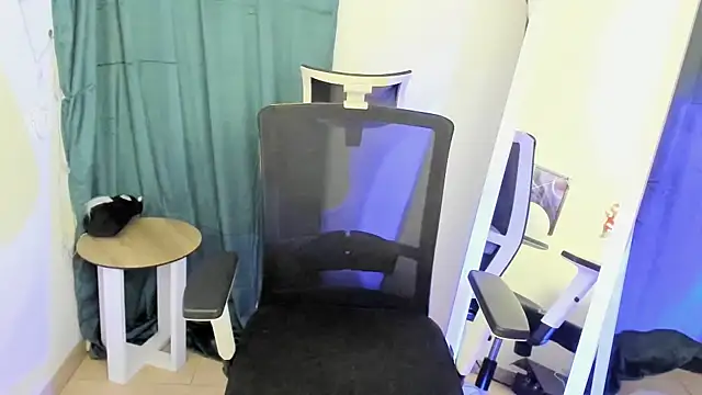 Hanna Way online show from March 2025 05:06:02 PM