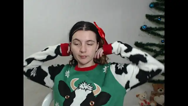 Snapshot of Calypso_and_Dimitri chatting on December 2024 11:23:02 PM Calypso and Dimitri online show from December 2024 11:23:02 PM