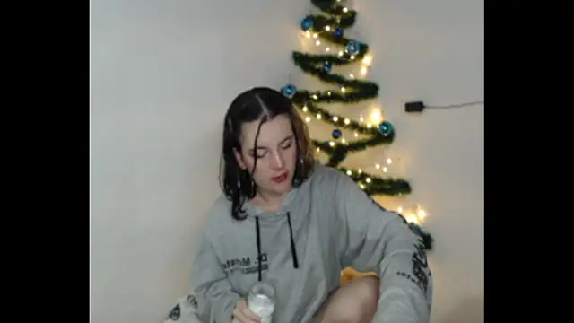 Snapshot of Calypso_and_Dimitri chatting on December 2024 05:04:01 AM Calypso and Dimitri online show from December 2024 05:04:01 AM