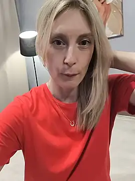 AvelinaLeoni online show from June 2026 03:18:01 PM