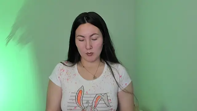 Elle Lee  online show from February 2025 04:32:01 PM