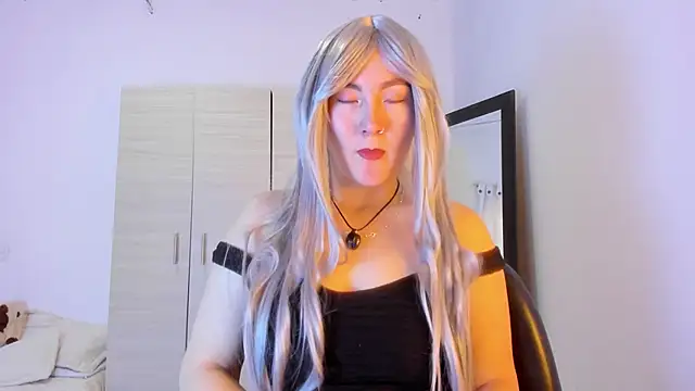 Elle Lee  online show from February 2026 02:59:02 PM