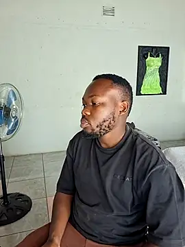 LaughRiotX online show from November 2025 09:41:01 AM