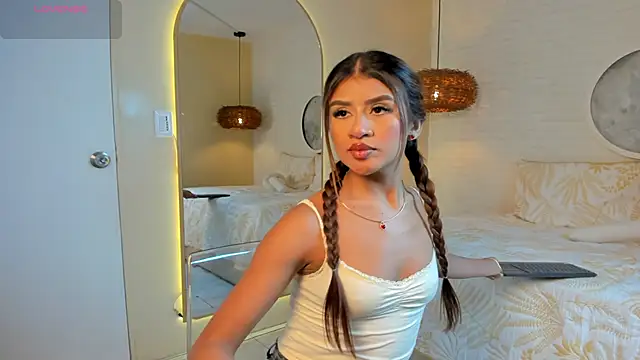 Elise Diamond online show from November 2025 10:10:02 PM