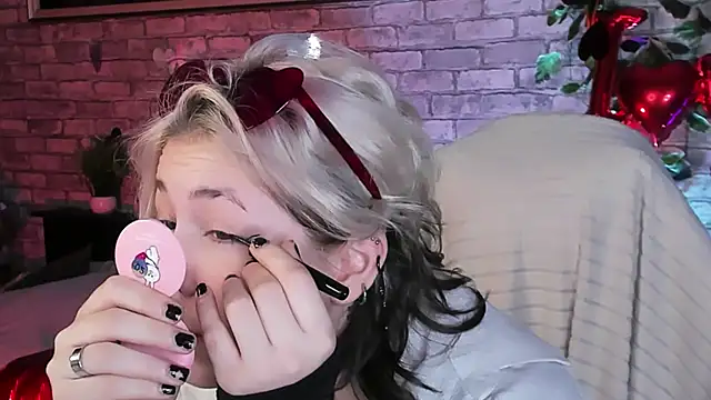 Snapshot of Alex_Howell chatting on February 2025 08:18:01 PM Alex Howell online show from February 2025 08:18:01 PM