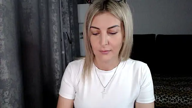 Amelia Harper online show from September 2025 01:55:01 PM