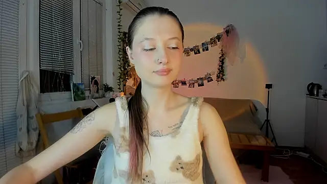 Snapshot of Jenny_darling_love chatting on February 2025 07:47:01 PM Jenny darling love online show from February 2025 07:47:01 PM