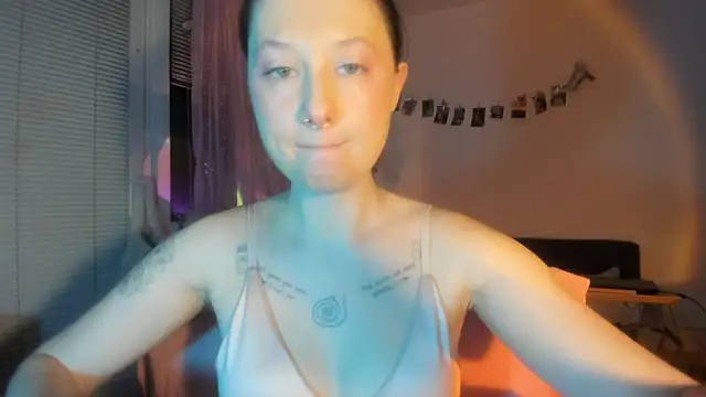 Jenny darling love online show from March 2026 06:08:01 PM