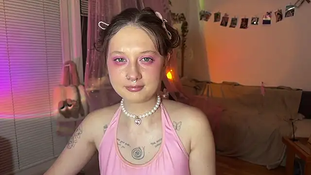 Jenny darling love online show from July 2026 07:06:02 PM