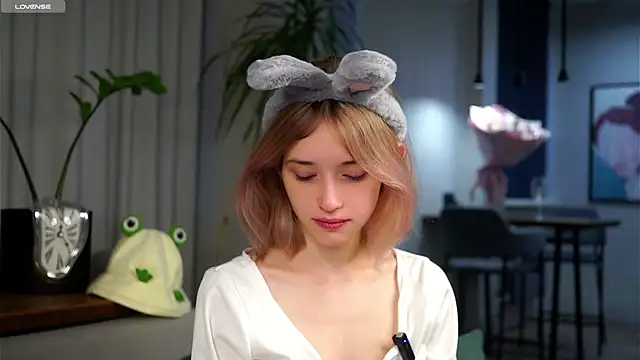 EdlinHargus online show from February 2025 01:50:02 AM