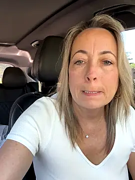 Snapshot of Cherry-red-xo chatting on September 2025 04:07:01 PM Cherry-red-xo online show from September 2025 04:07:01 PM