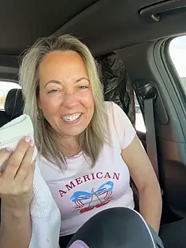 Snapshot of Cherry-red-xo chatting on October 2025 04:51:01 PM Cherry-red-xo online show from October 2025 04:51:01 PM