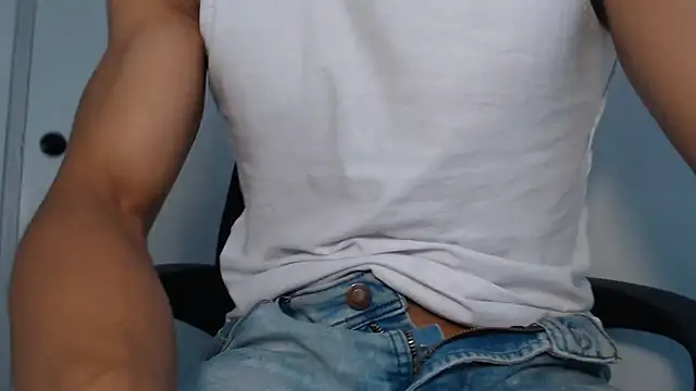 Snapshot of Jhonyblack_1 chatting on June 2026 02:33:01 PM Jhonyblack 1 online show from June 2026 02:33:01 PM