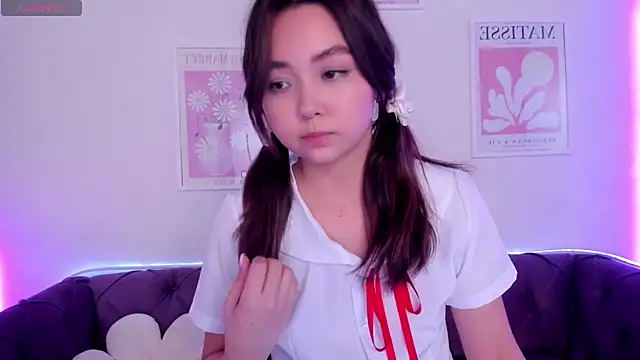 Snapshot of Fluffy_Rose chatting on January 2025 07:57:01 AM Fluffy Rose online show from January 2025 07:57:01 AM