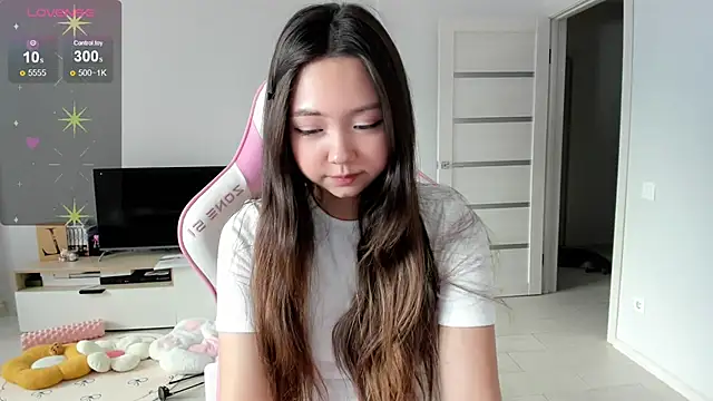 Snapshot of Fluffy_Rose chatting on July 2026 01:19:02 AM Fluffy Rose online show from July 2026 01:19:02 AM