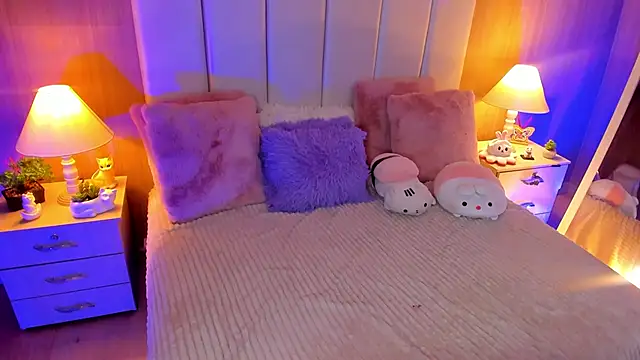 CaseyPiierce online show from November 2025 08:08:01 PM