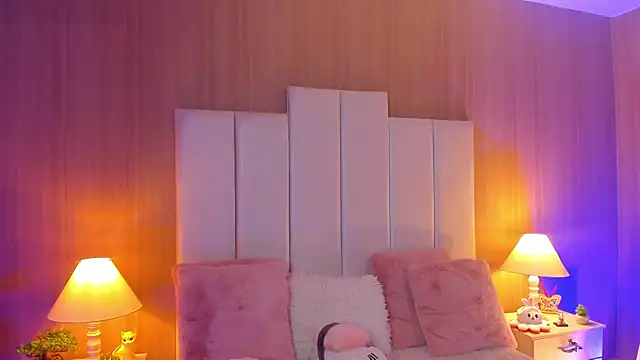 CaseyPiierce online show from November 2025 07:59:01 PM