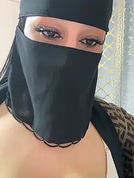 Snapshot of mari_layali chatting on April 2026 10:18:02 PM mari layali online show from April 2026 10:18:02 PM