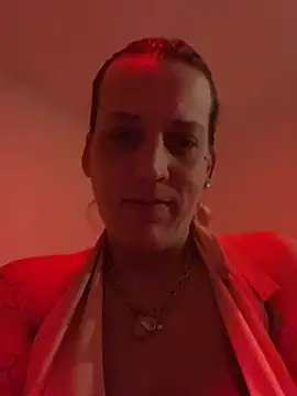 Haleytightlips1986 online show from April 2026 03:34:01 AM