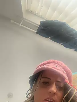 Haleytightlips1986 online show from April 2026 10:29:02 AM