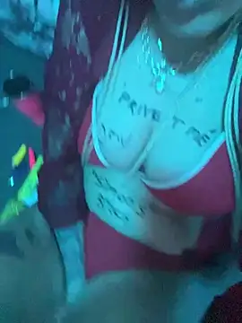 Haleytightlips1986 online show from April 2026 08:20:01 PM