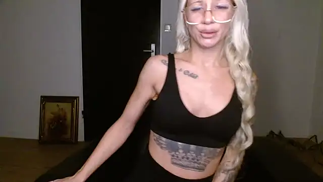 JuicyJanexo online show from September 2025 04:25:01 AM