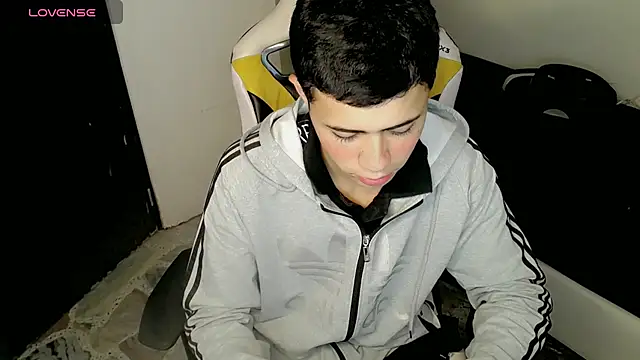 Snapshot of bby_santi chatting on October 2025 12:02:01 PM bby santi online show from October 2025 12:02:01 PM