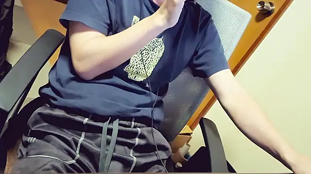 Snapshot of yukitaka_001 chatting on July 2026 06:46:02 PM yukitaka 001 online show from July 2026 06:46:02 PM